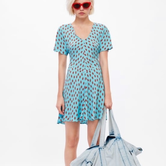 Zara Dresses & Skirts - Zara Adorable Turquoise Dress with Red Lips Size S